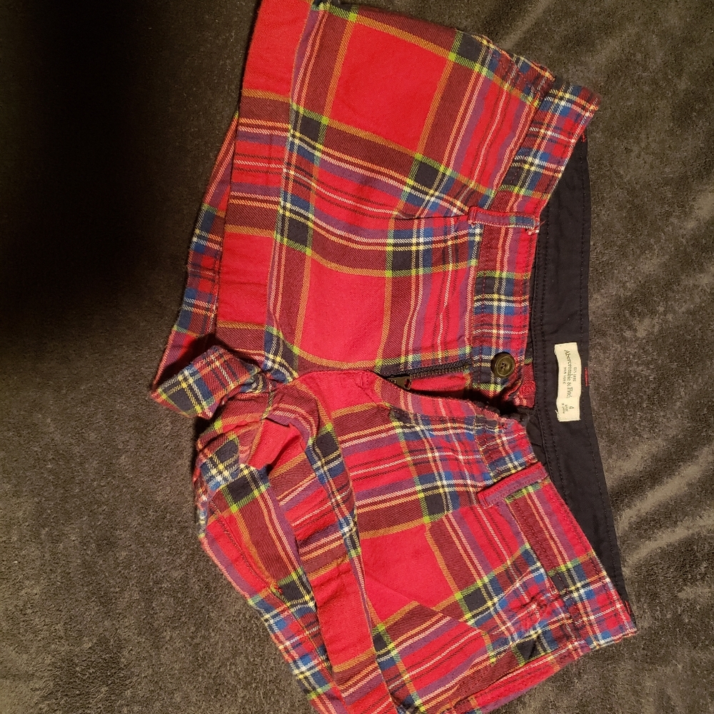 Abercrombie and fitch plaid shorts size 4